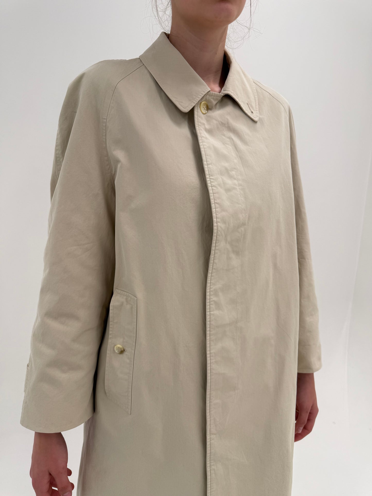 Trench Burberry vintage din garbardina de vară