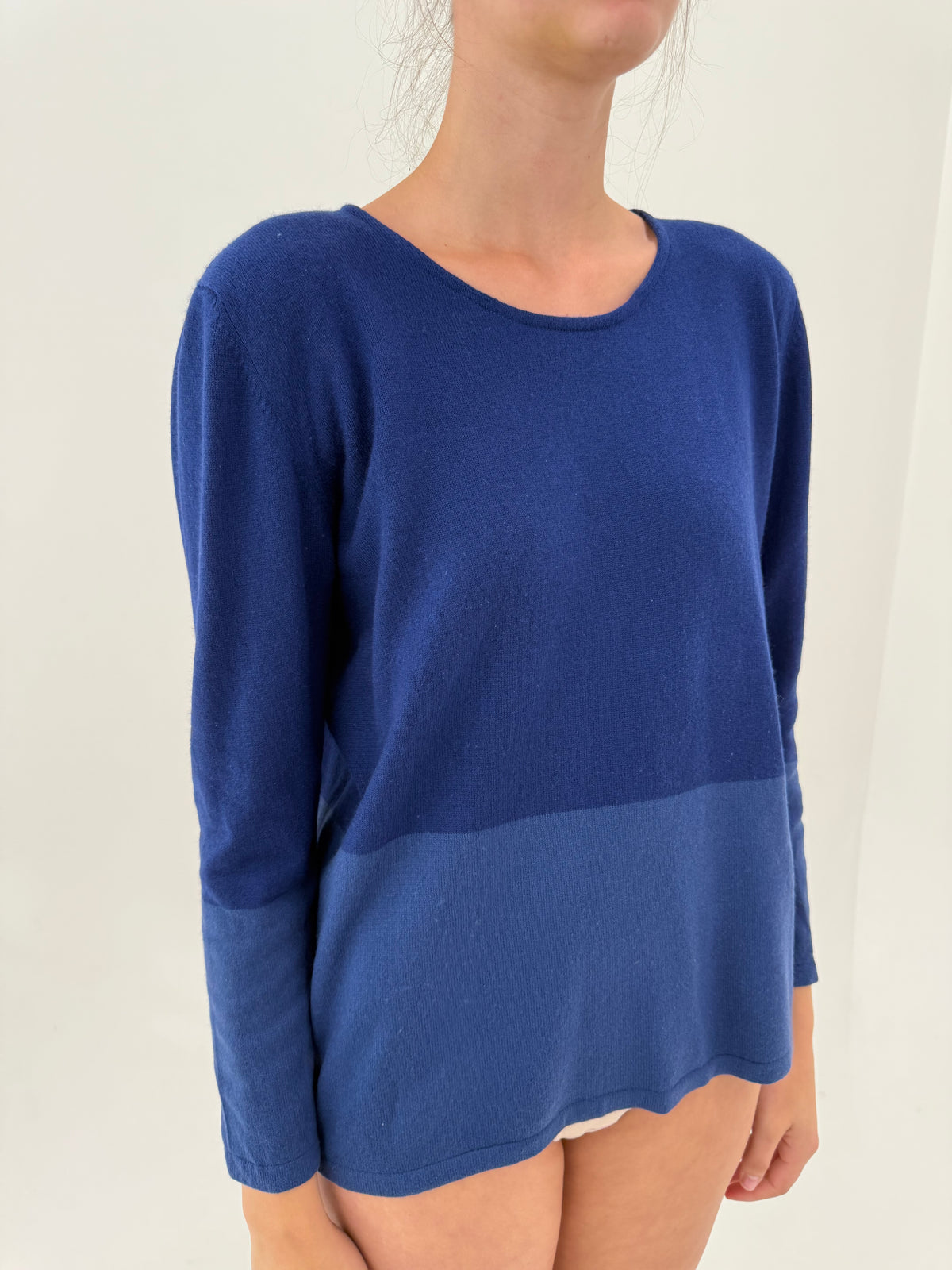 Pulover italian din cașmir colorblock în nuanțe de albastru crew neck