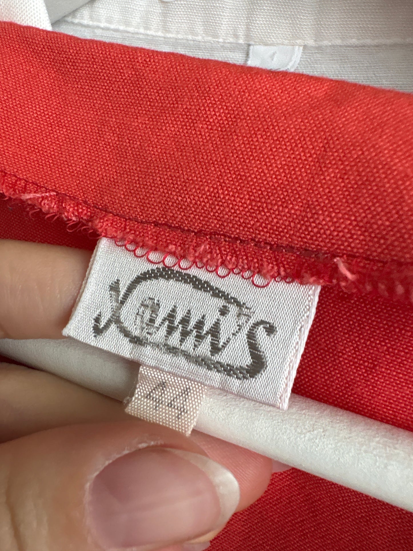 Sacou coral red cu broderie din pânză de in cu nasturi decorativi
