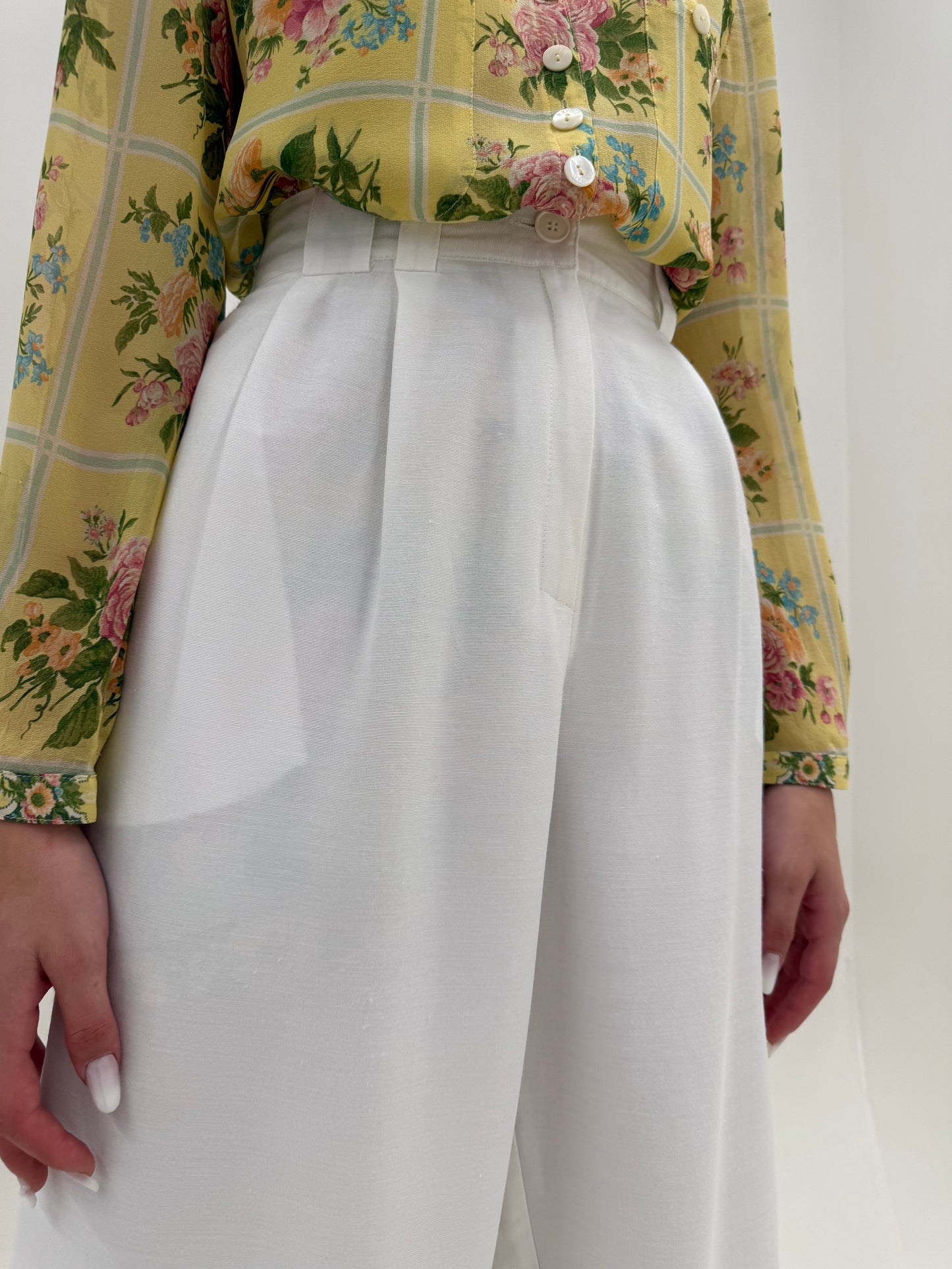 Pantaloni cu talie ultra înaltă și pense în croi retro modern super vaporoși