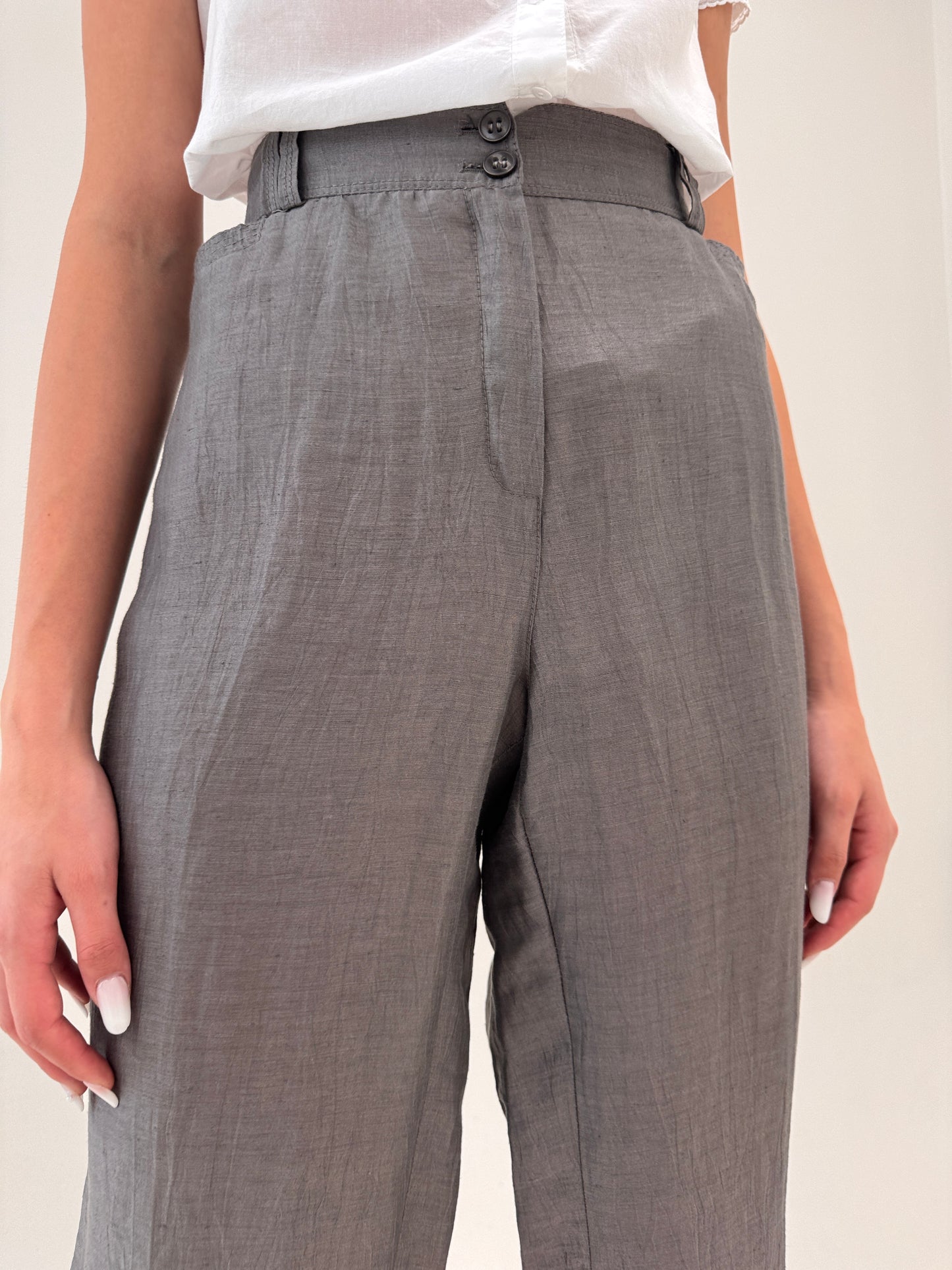 Pantaloni taupe brown din in ușor perlat în croi drept tall
