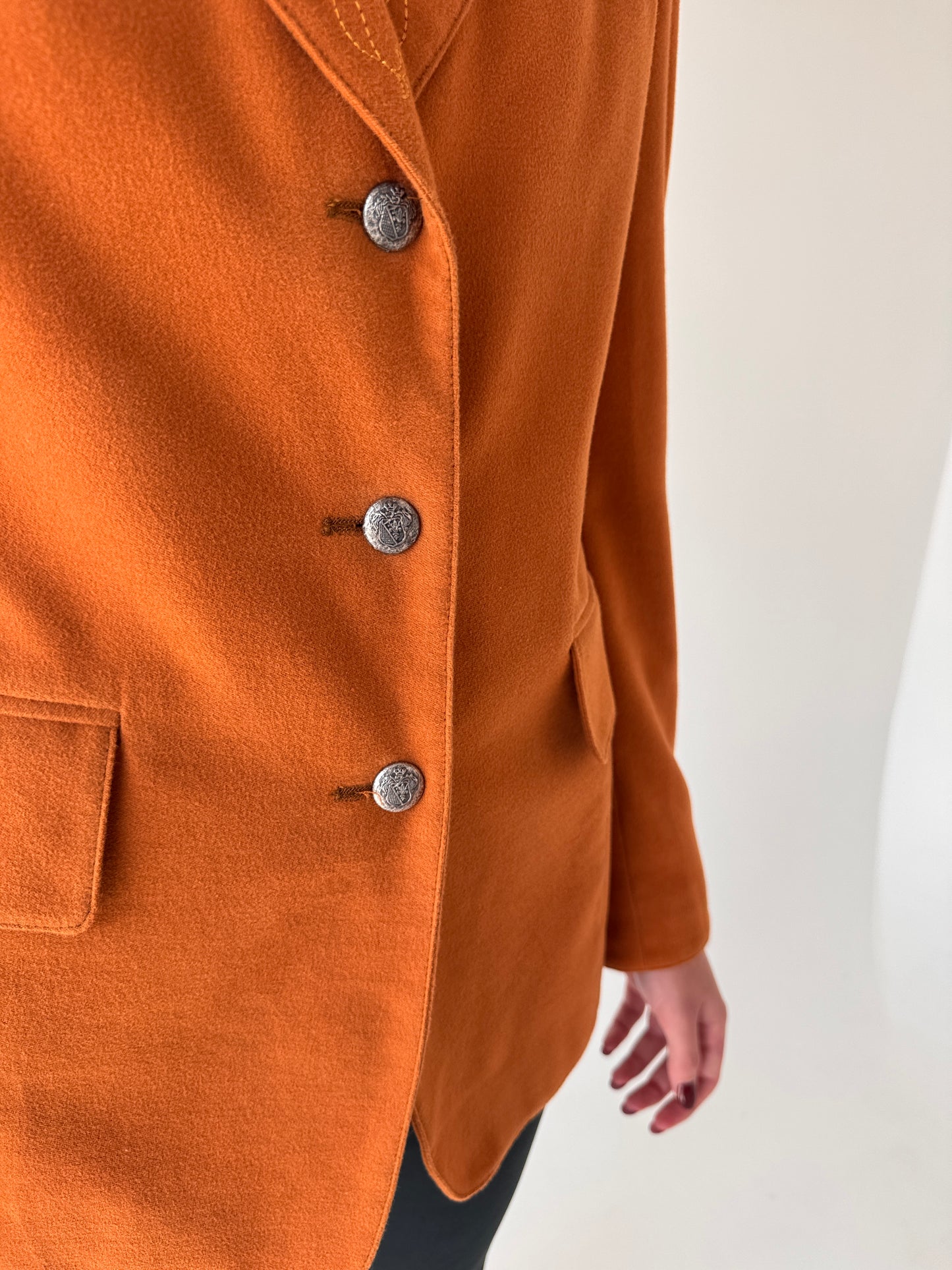 Sacou cambrat pumpkin orange cu aspect de piele întoarsă