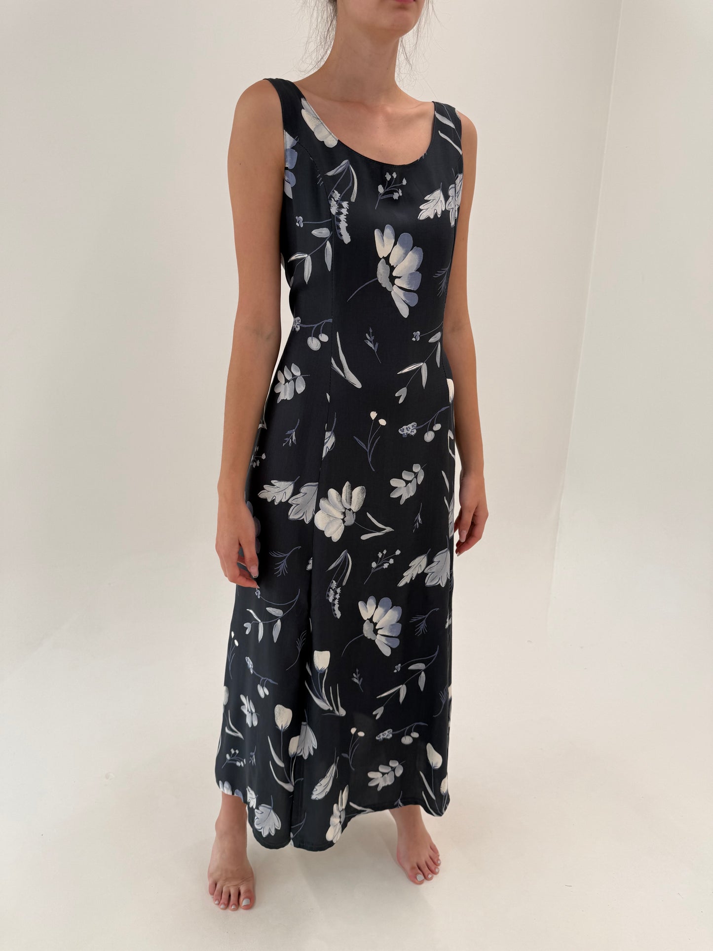 Rochie maxi steel gray super vaporoasă cu print floral delicat