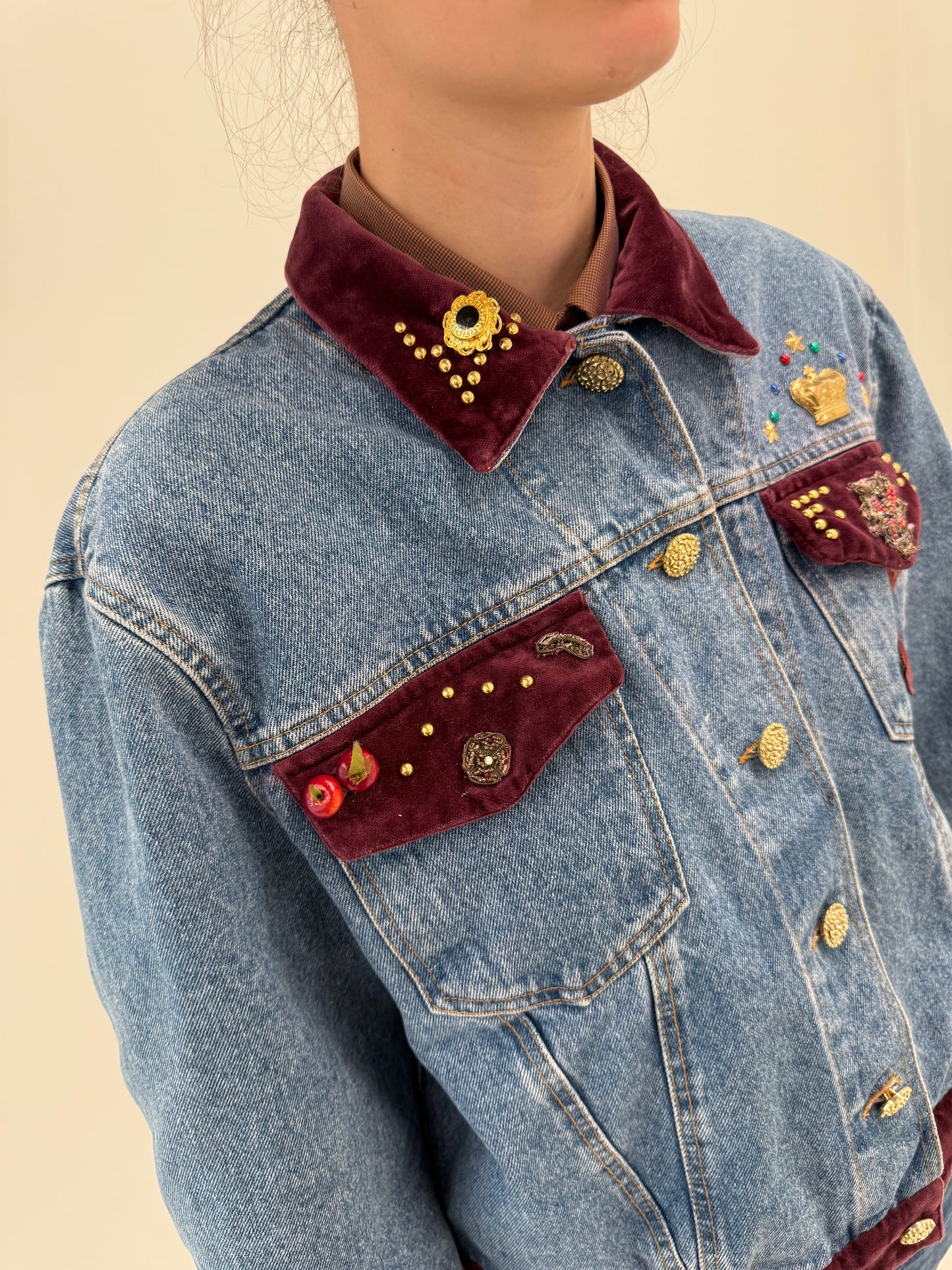 Geacă vintage bijuterie Rocco Barocco din jeans cu aplicații manuale