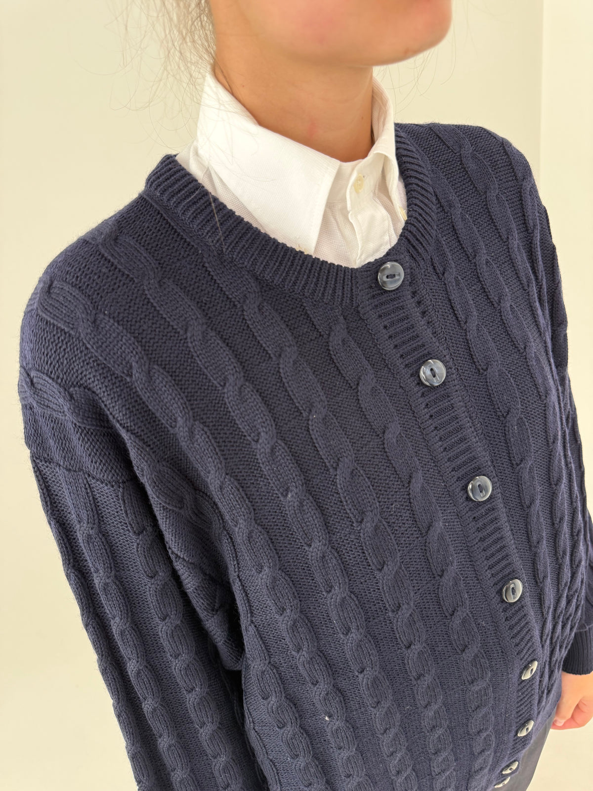 Cardigan gros cu torsade și mâneci ample cu manșete îngustate din lana merino