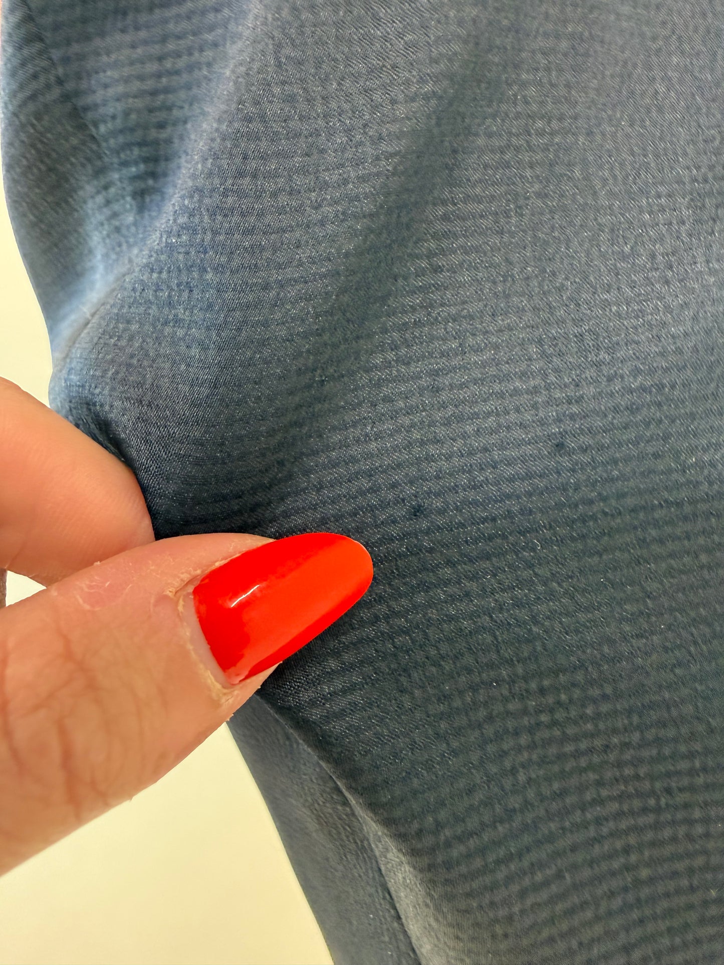 Rochie italiană din mătase naturală satinata texturată ultra cambrata