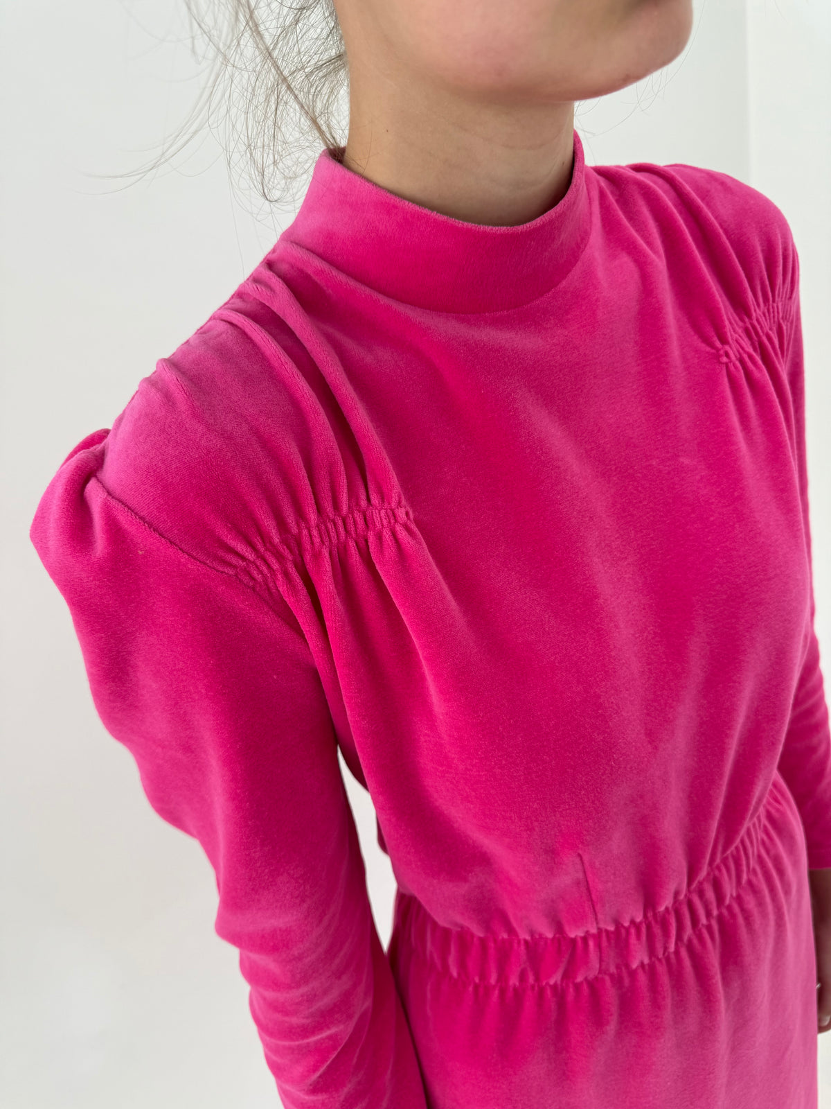 Rochie maxi vintage electric pink din catifea cu talie ultra înaltă marcată