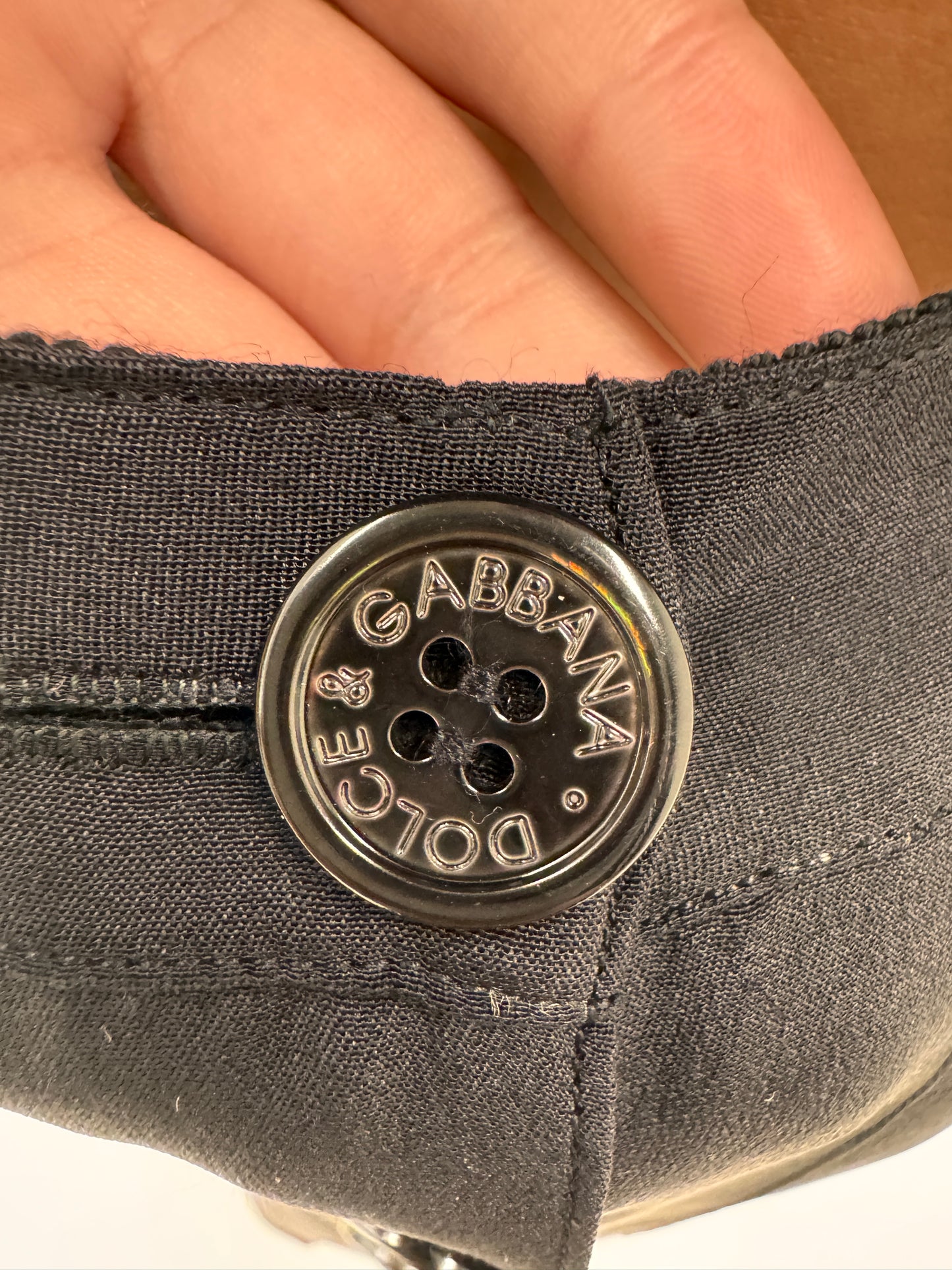 Fustă neagră Dolce&Gabbana vintage în croi clasic cu pliseuri asimetrice