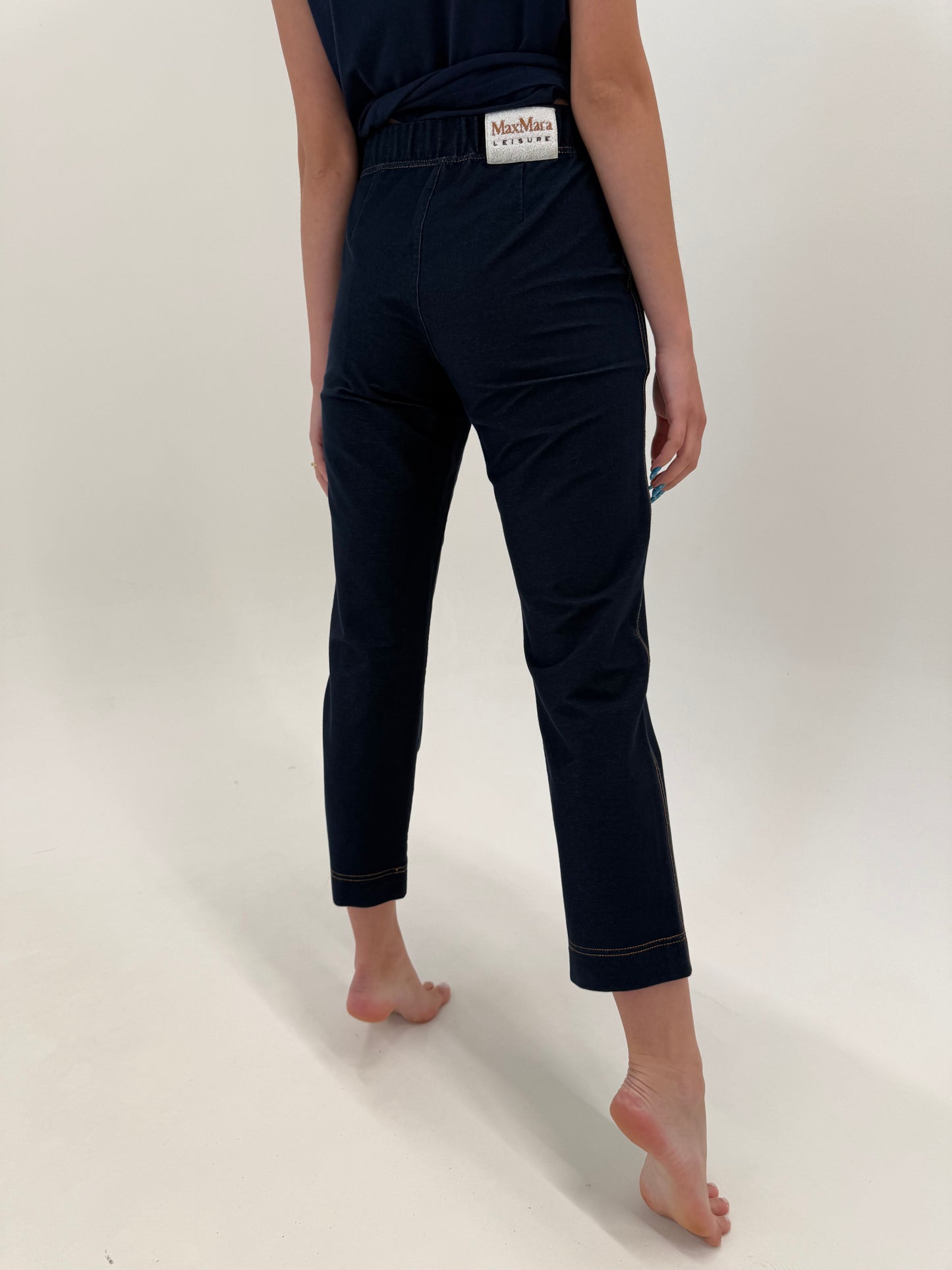 Pantaloni Max Mara din bumbac ca un jeans elastic și croi casual
