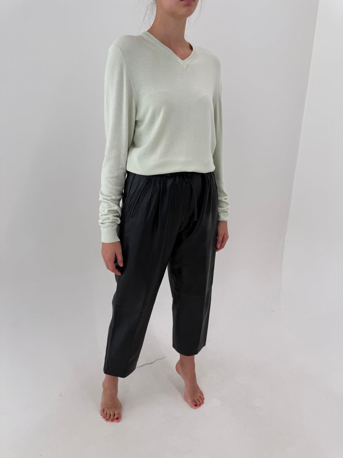 Pantaloni din piele naturală extra moale cu pense și talie ultra înaltă