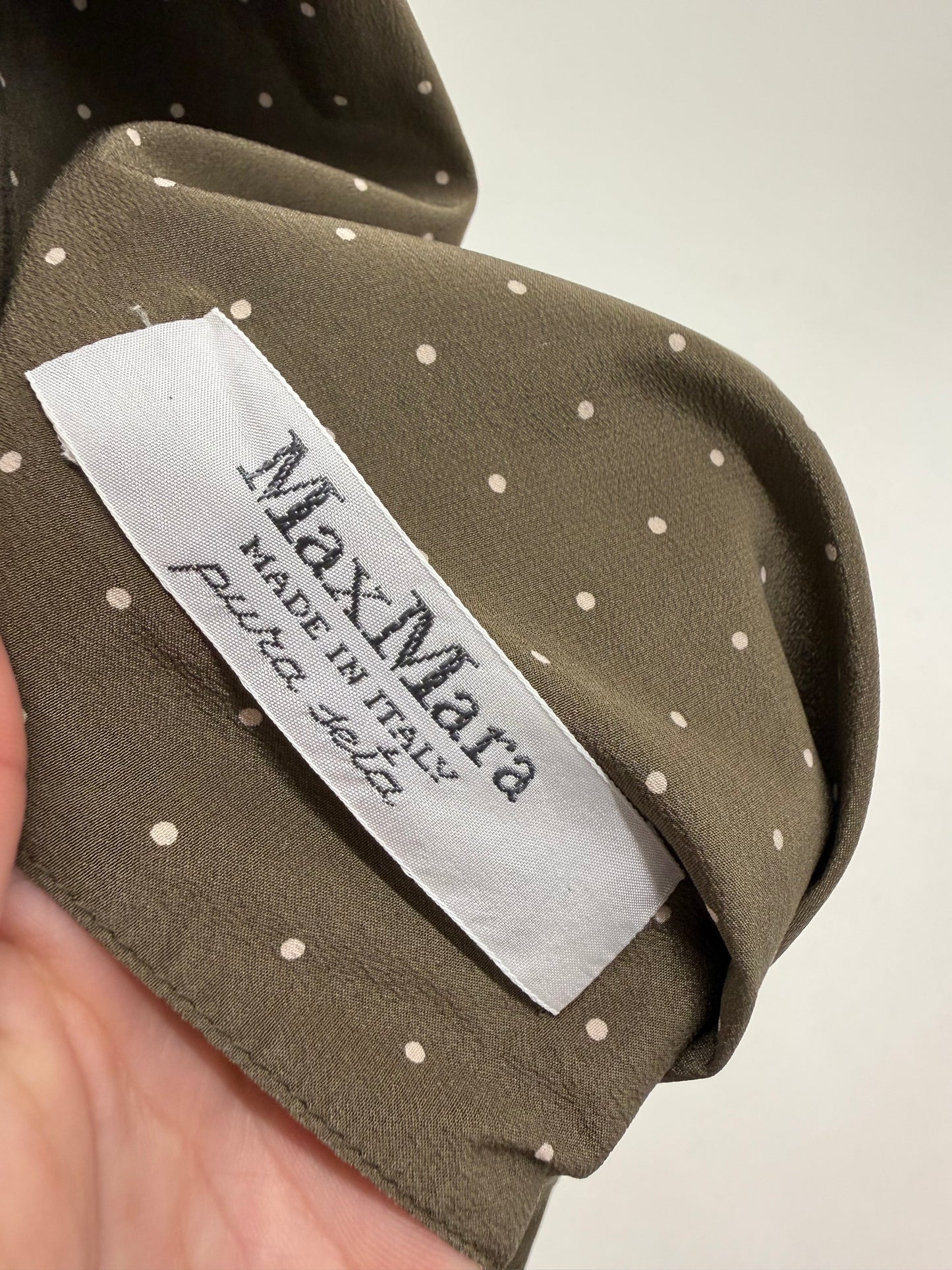 Jacheta drapată Max Mara din mătase naturală în croi lejer cu buline