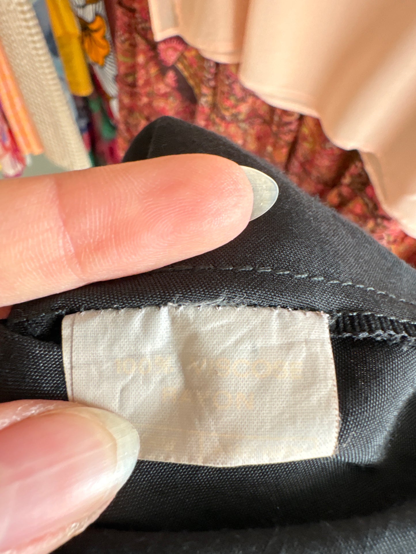 Pantaloni cu talie extrem de marcată super înaltă negri drapați super vaporoși
