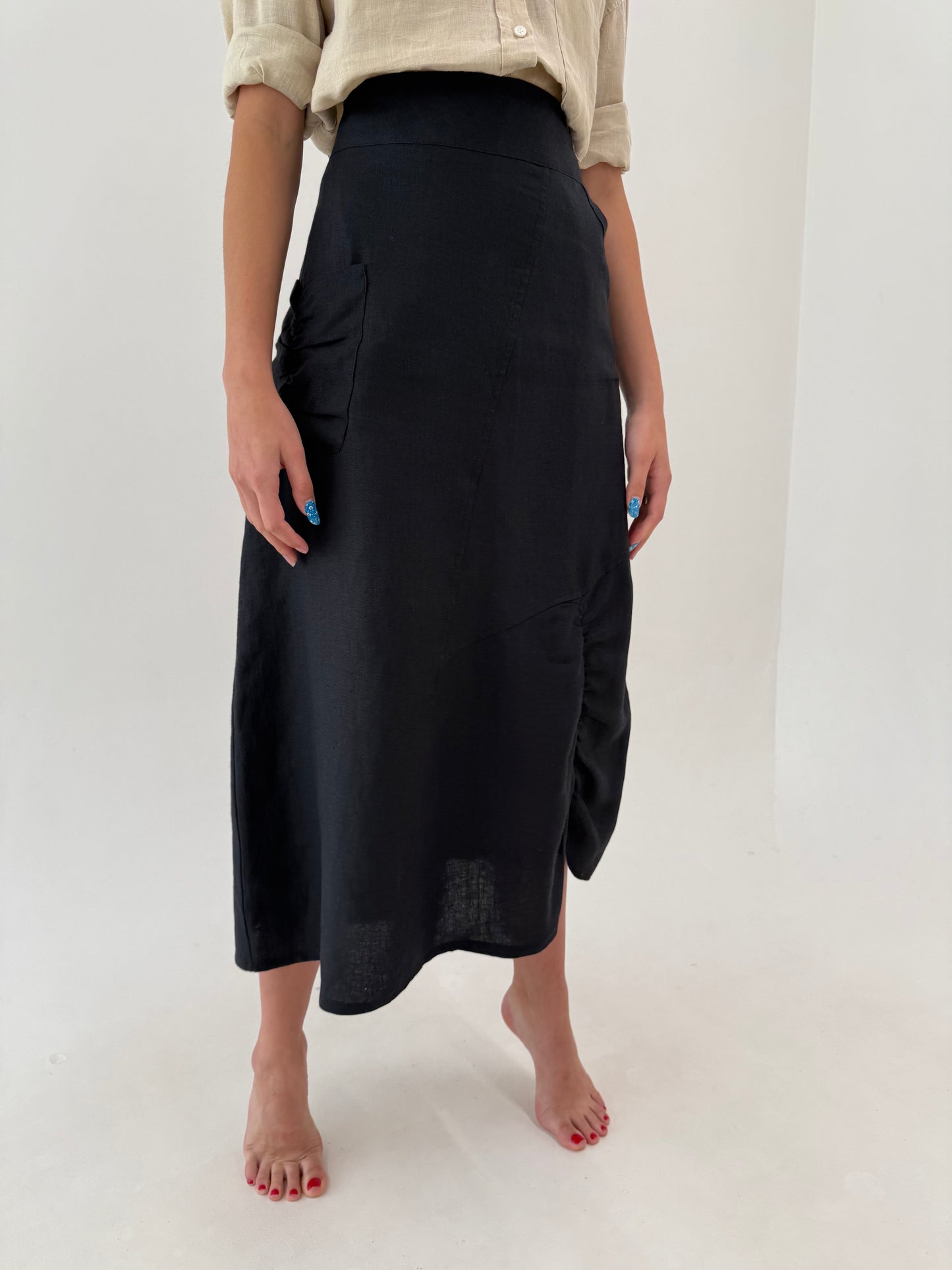 Fustă maxi din in neagră in croi minimalist cu talie înaltă