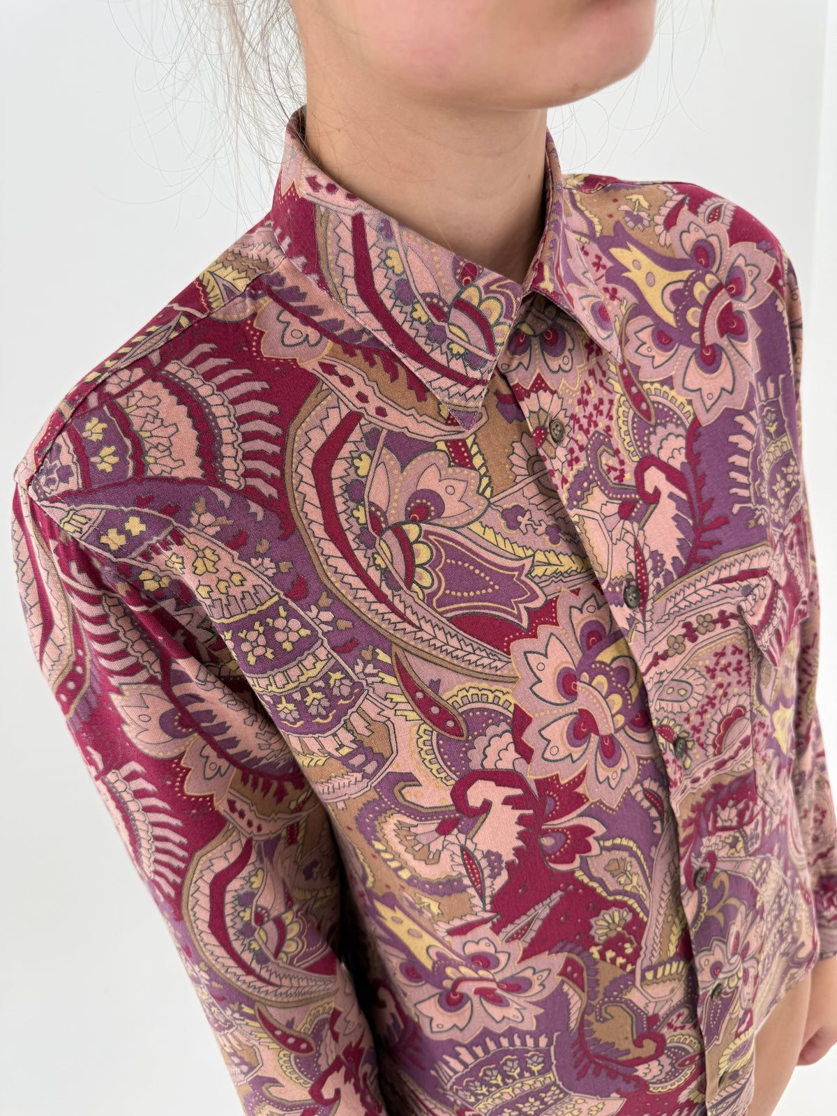 Cămașa vintage cu print paisley în nuanțe superbe