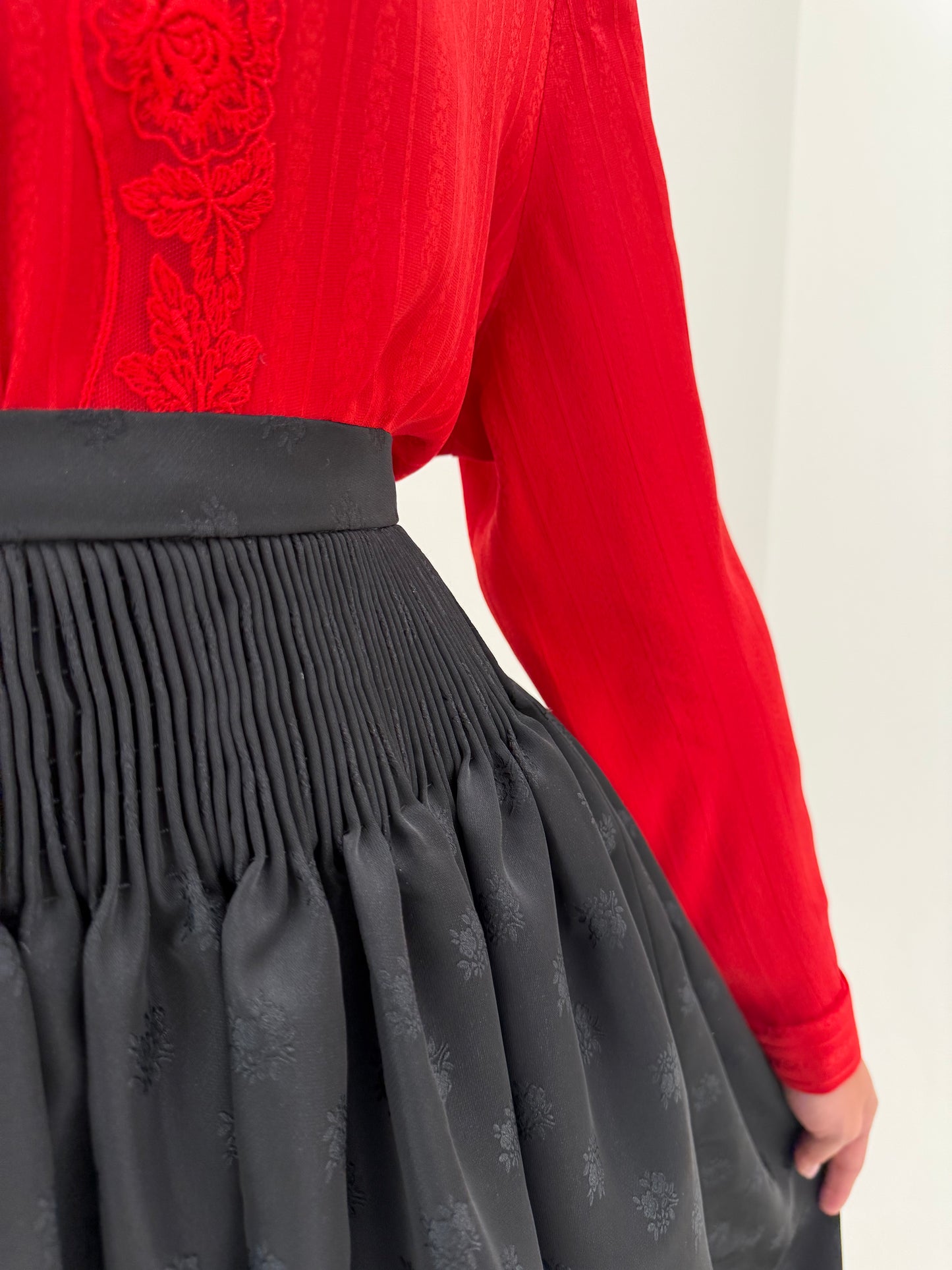 Fustă neagră maxi vintage din jacquard cu lucrătură manuală smocking de la zi la seară