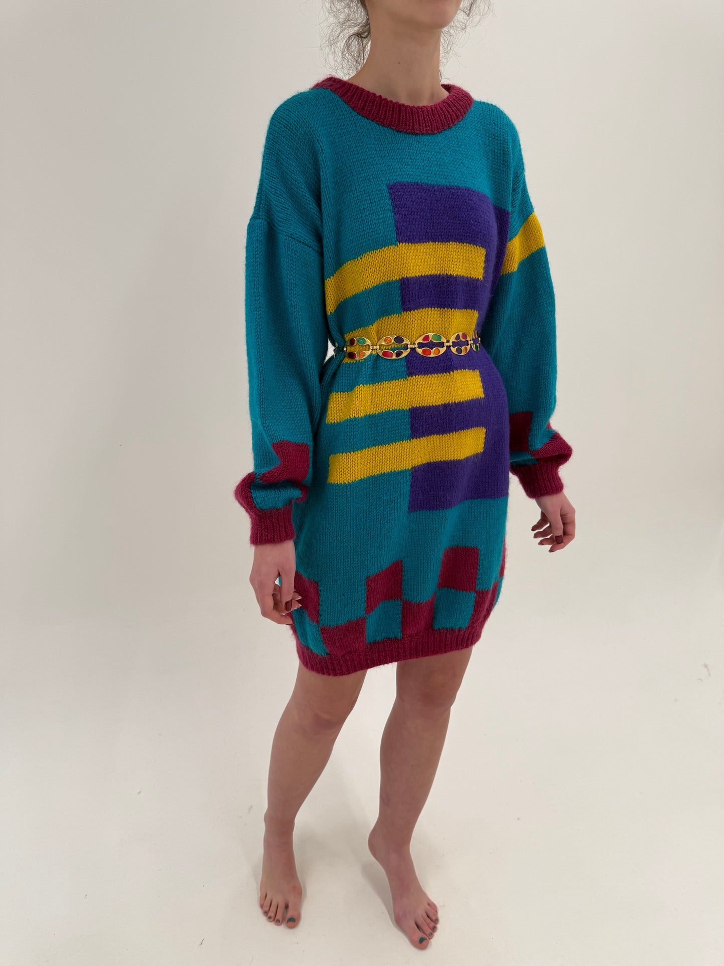 Rochie în croi oversized din tricot gros de lana în culori tari