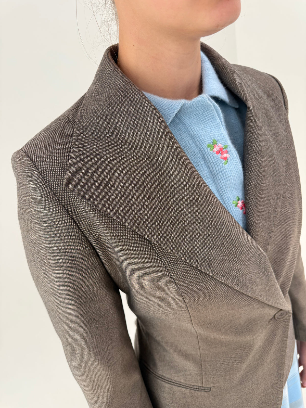 Sacou Max Mara taupe din lana extafina și mătase naturală în croi minimalist cu revere late