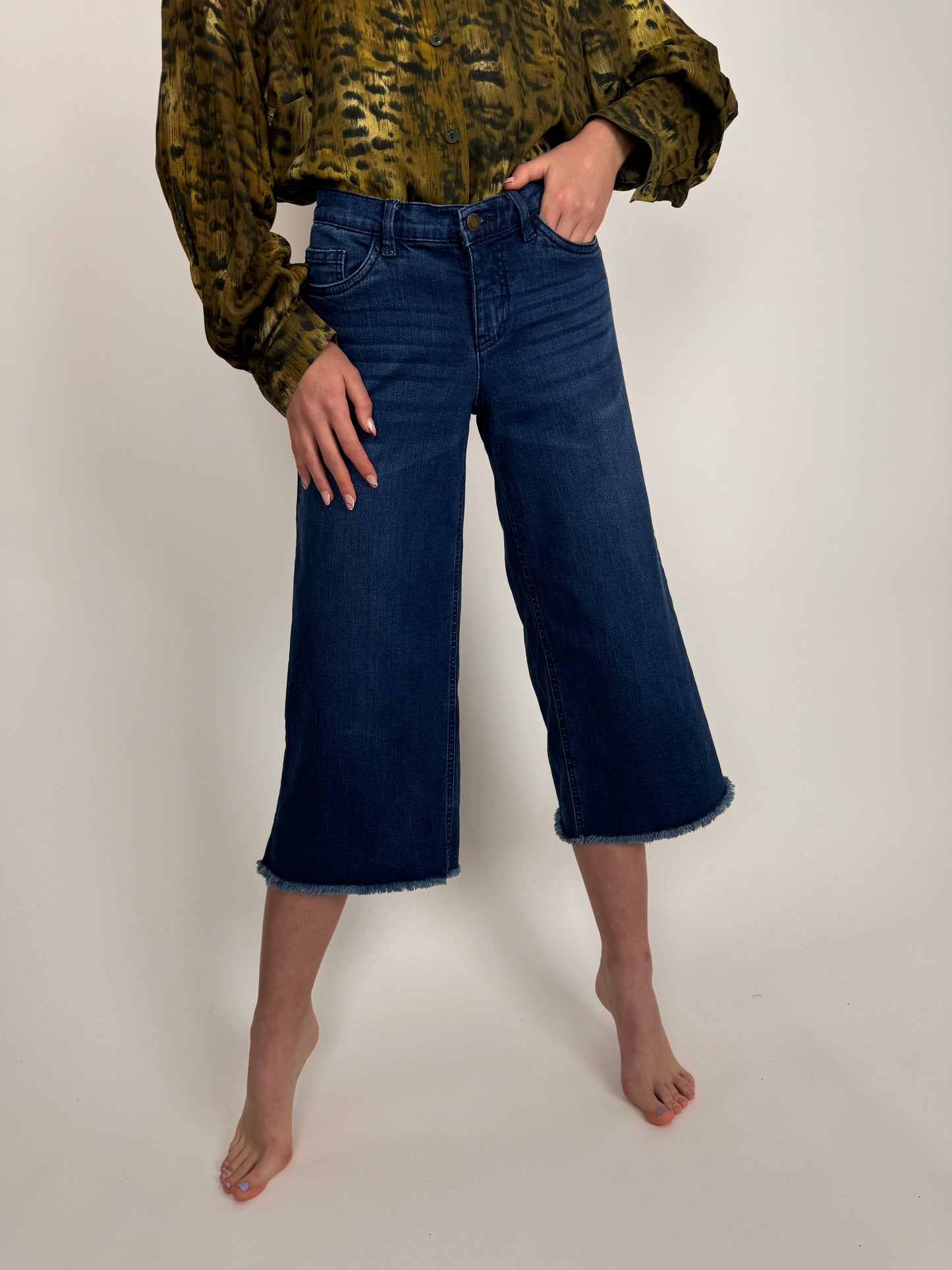 Jeanși culottes dark wash modelatori