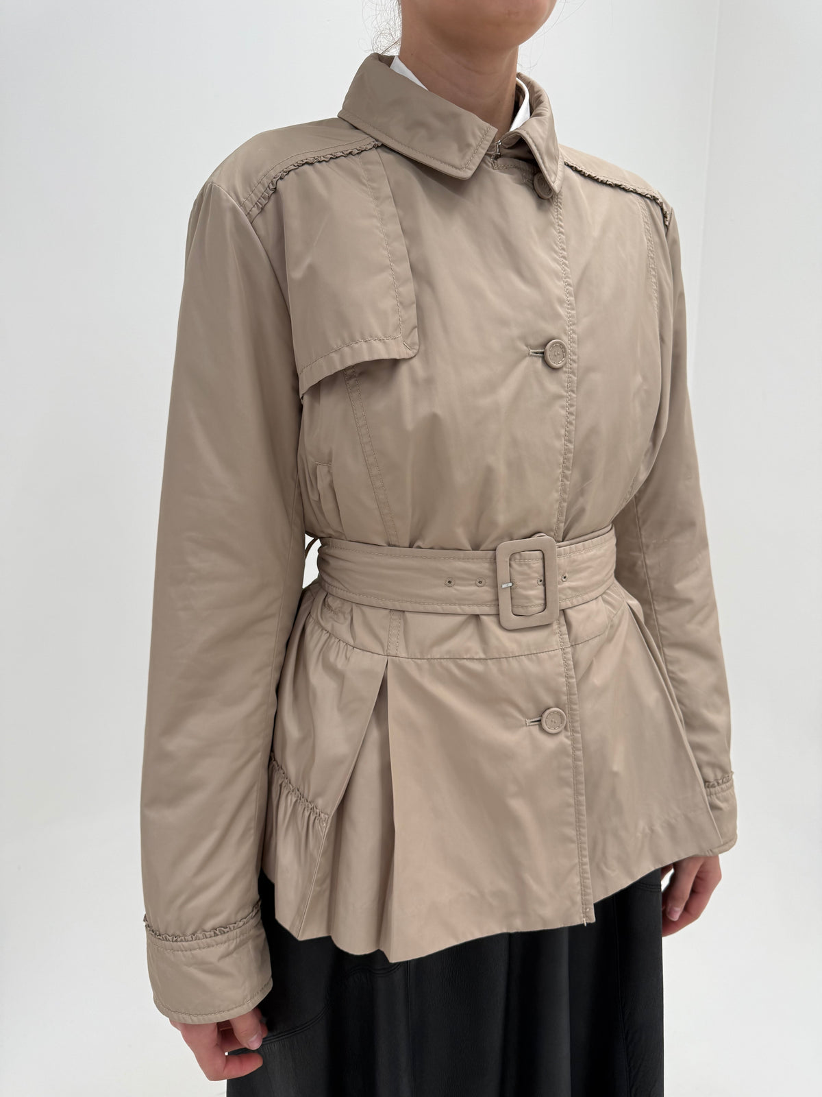 Geaca Escada camel lightly padded de toamnă cu efect de peplum și talie marcată