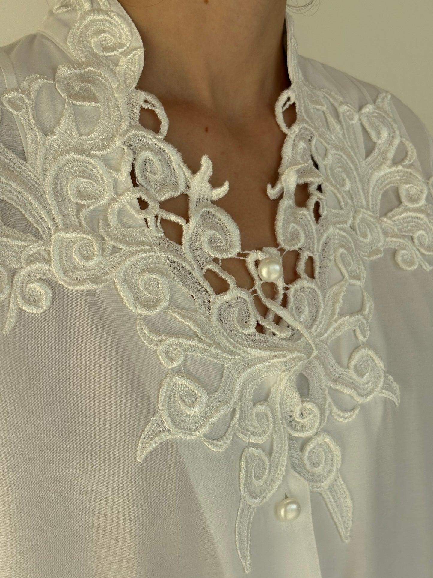 Cămașa de brand luxury vintage cu aplicație de dantelă macrame