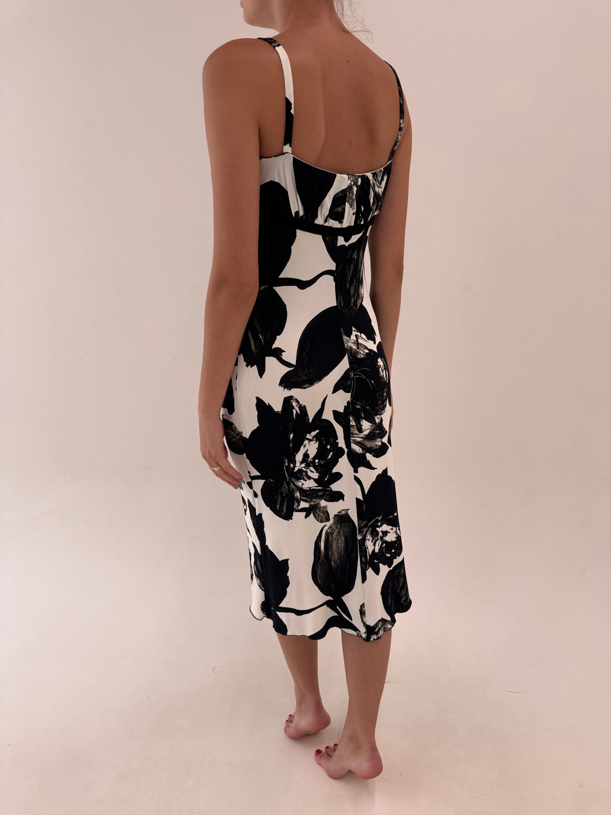 Rochie Iceberg luxury de la zi la seară spre maxi, în croi ultra flatant cu print spectaculos