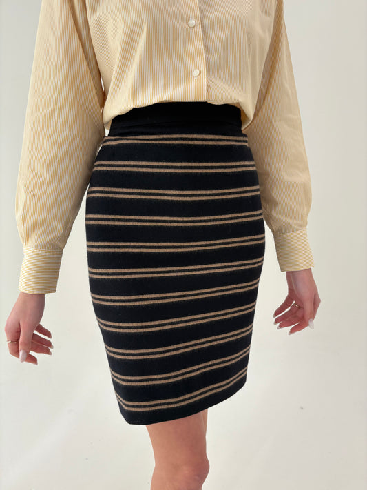Fustă business Hugo Boss neagră cu dungi fine camel