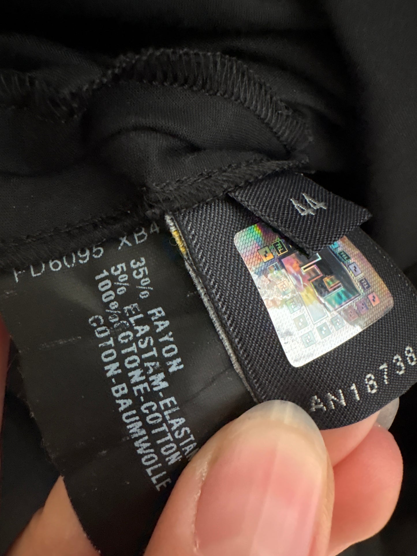LBD Fendi în croi atemporal ultra confort