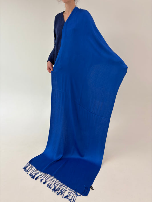 Shawl albastru regal din lana extrafina si vascoza