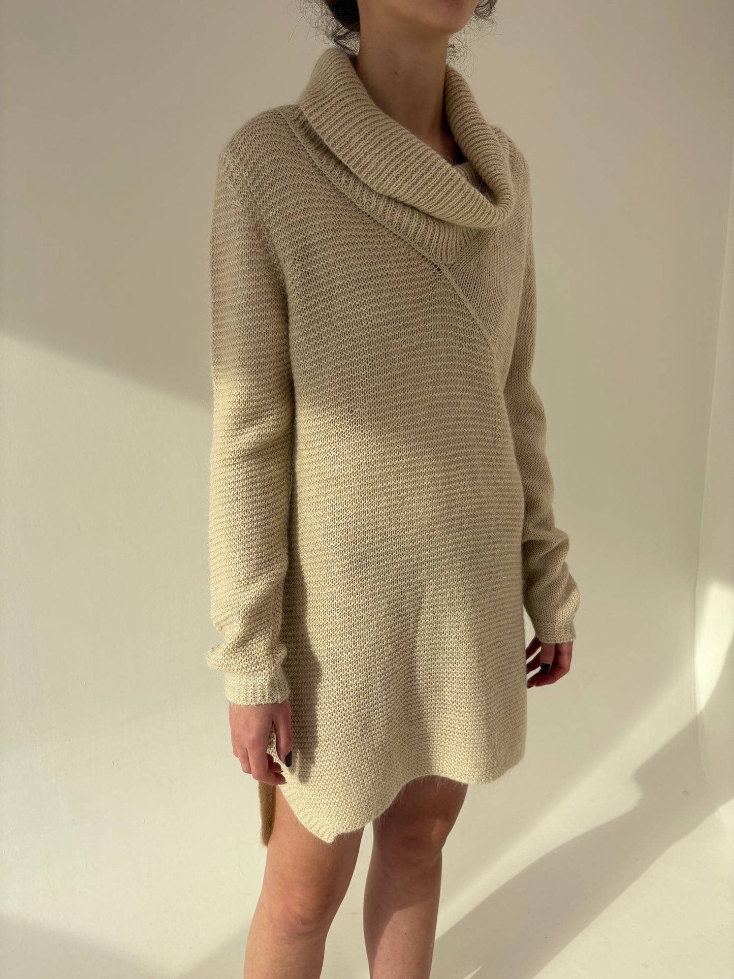 Rochie casual tip maleta butter nude cu guler tip sal din mix de baby mohair