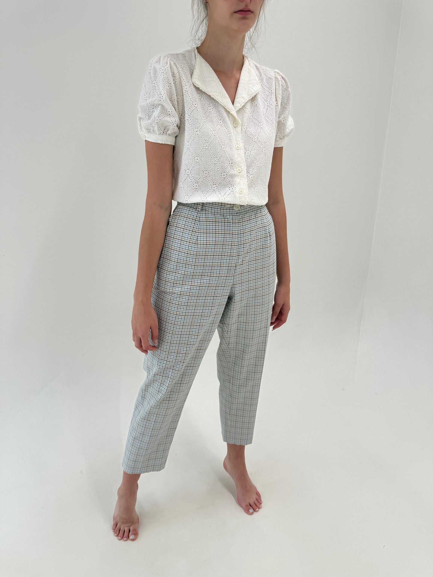 Pantaloni din pânză camel în carouri fine cu baby Blue și talie elastică