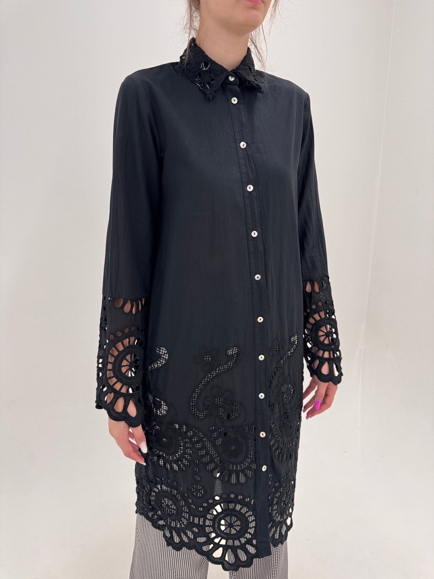 Tunica lungă / rochie neagră cu broderie anglaise superbă din bumbac