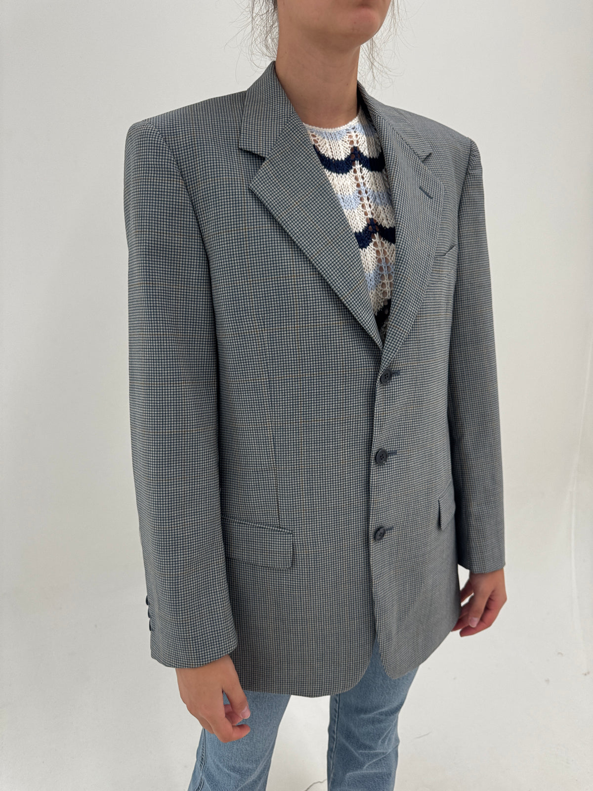 Sacou tall de brand luxury italian în carouri fine din lana excepțională