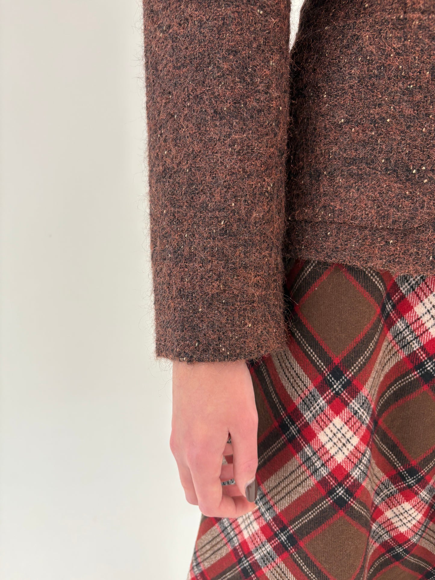 Sacou cambrat din boucle de mohair și lana cu efect ușor perlat