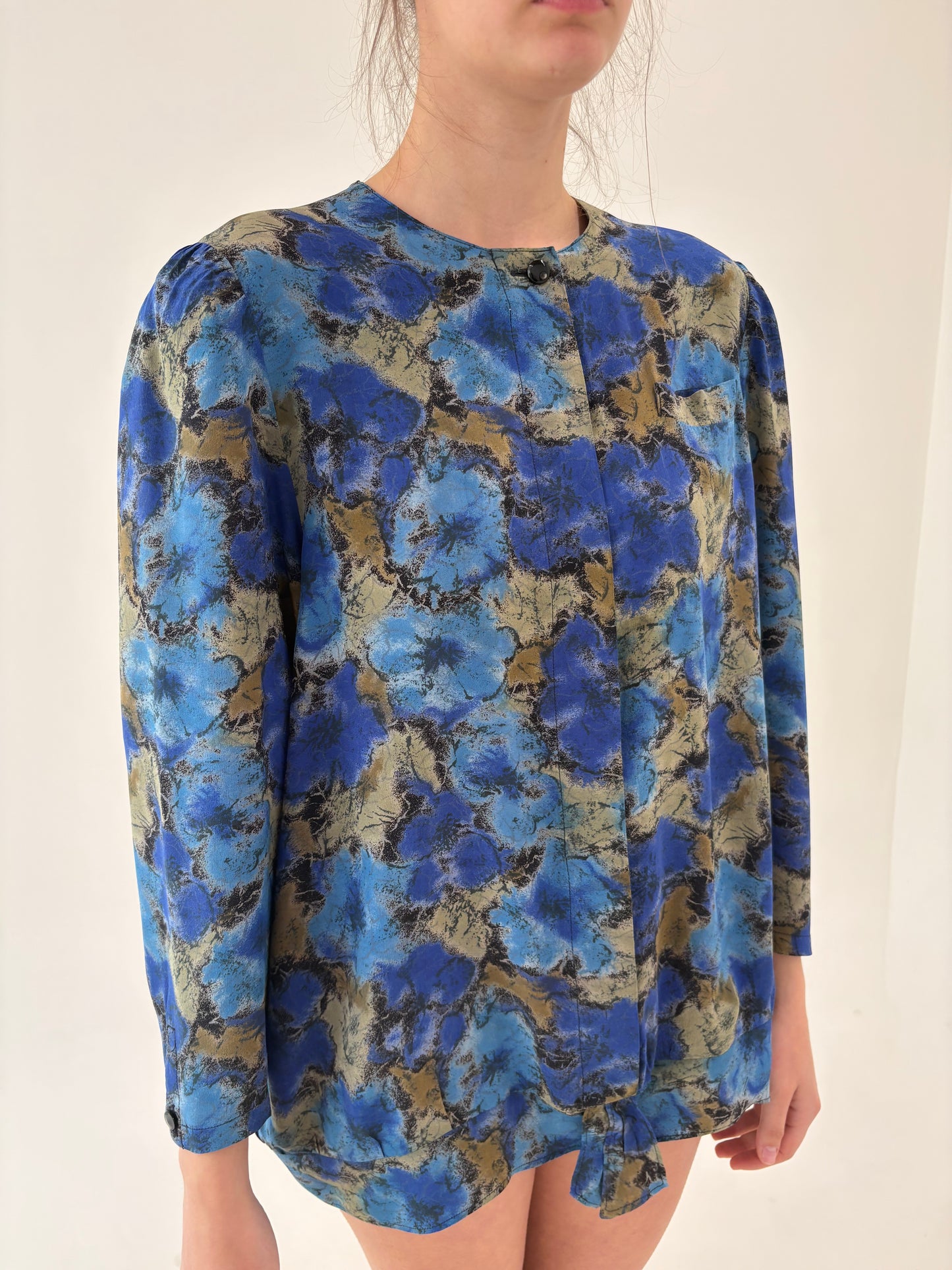 Cămașa vintage din mătase naturală cu print floral