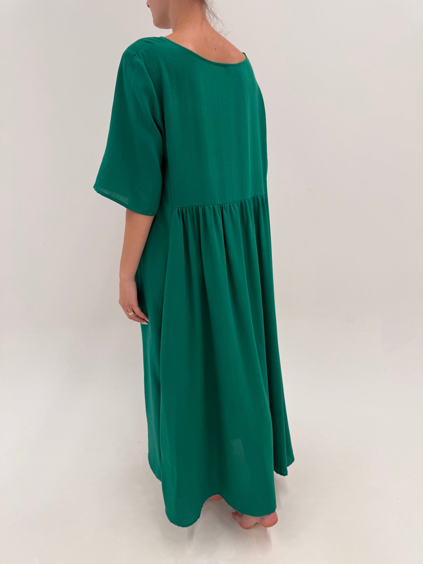 Rochie maxi emerald green in croi minimalist cu talie ultra înaltă marcată din pânză