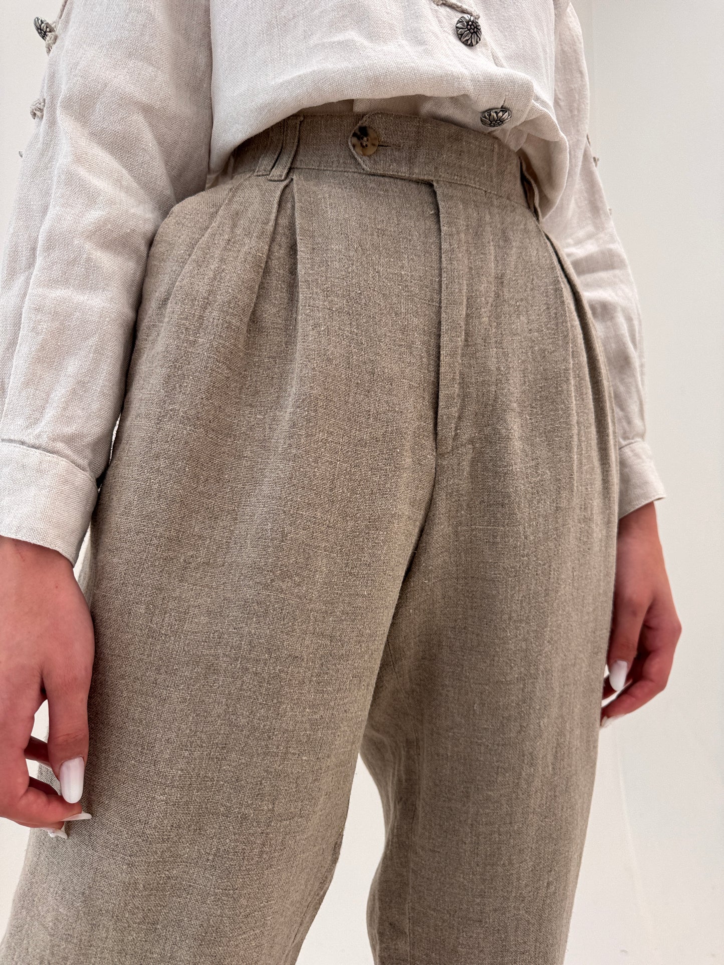 Pantaloni vintage camel din pânză grea de in cu pense și talie ultra înaltă