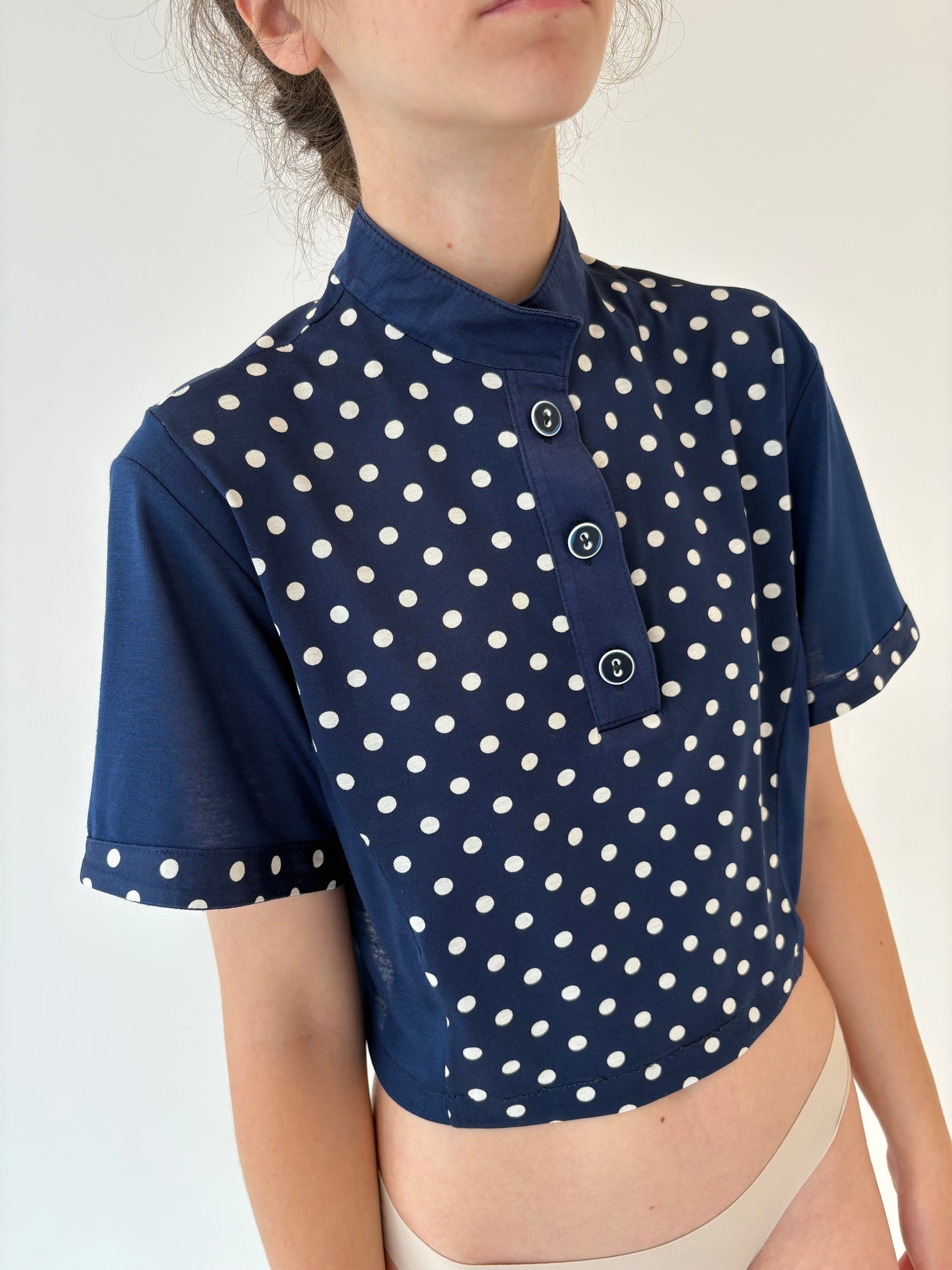 Top vintage din bumbac cu buline în croi ușor cropped