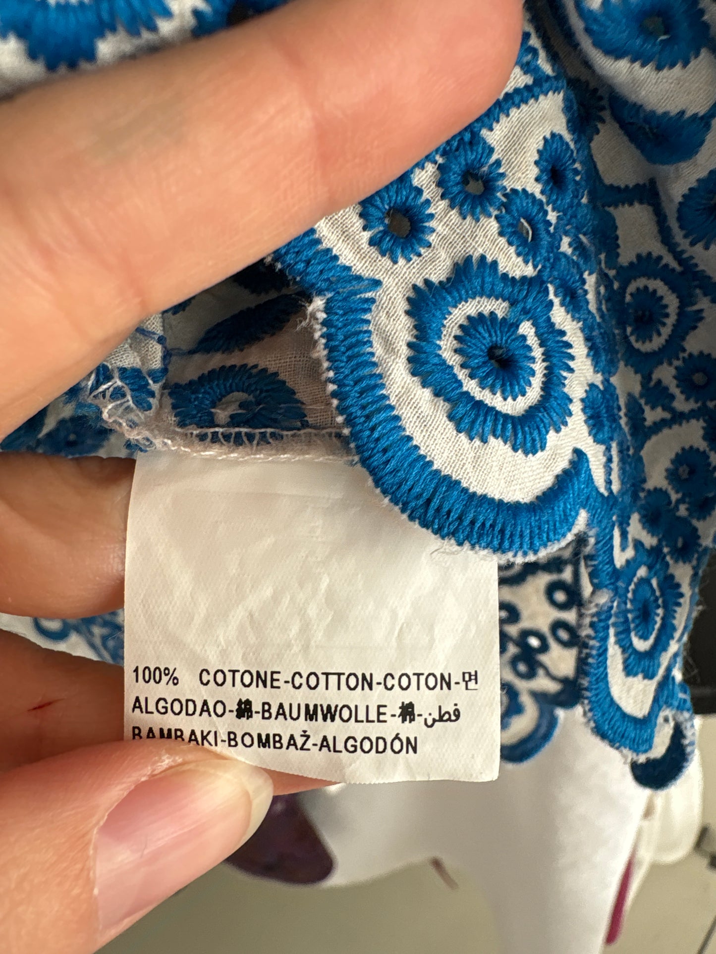 Top cu decolteu elastic integral din bumbac cu broderie anglaise