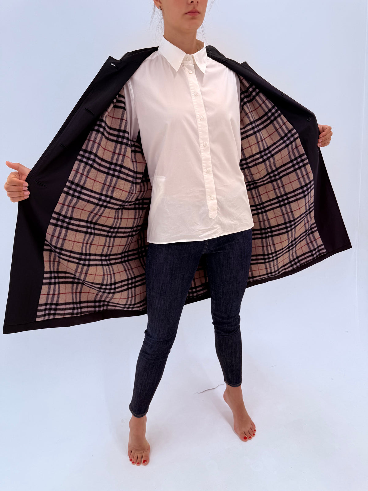 Trench negru clasic Burberry impermeabil cu interior din lana extrafina