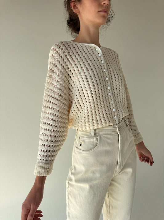 Cardigan vintage butter white din lana extrafina pufoasă cu mânecă fluture