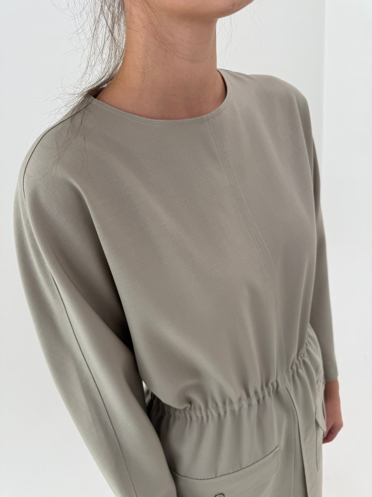 Rochie italiană excepțională Sage green din lana extrafina cu talie elastică