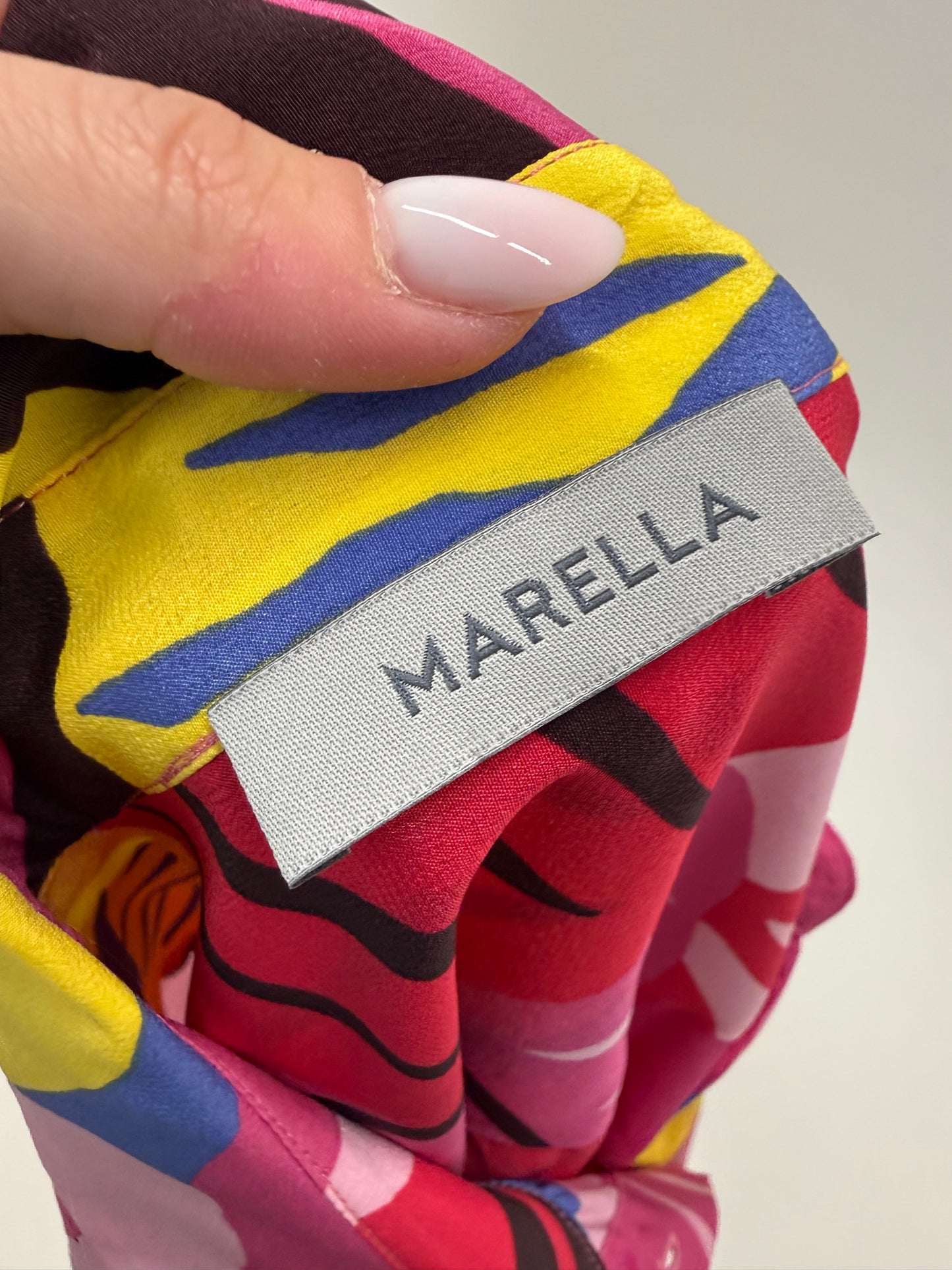 Cămăși noi Marella by Max Mara din mătase naturală în croi lejer în culori superbe