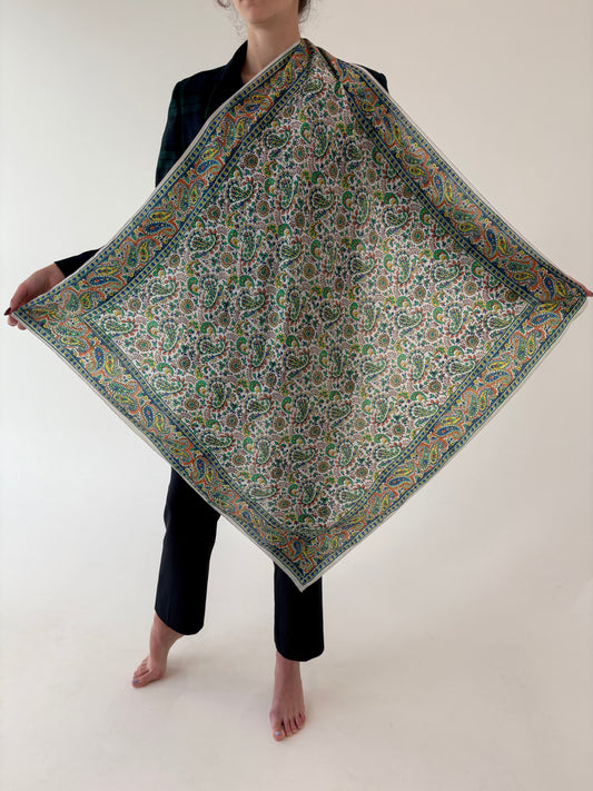 Eșarfă XL din mătase naturală cu print paisley