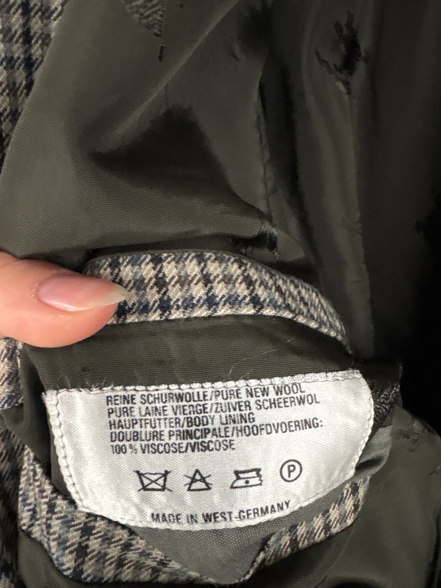 Sacou Burberry în carouri din lana extrafina