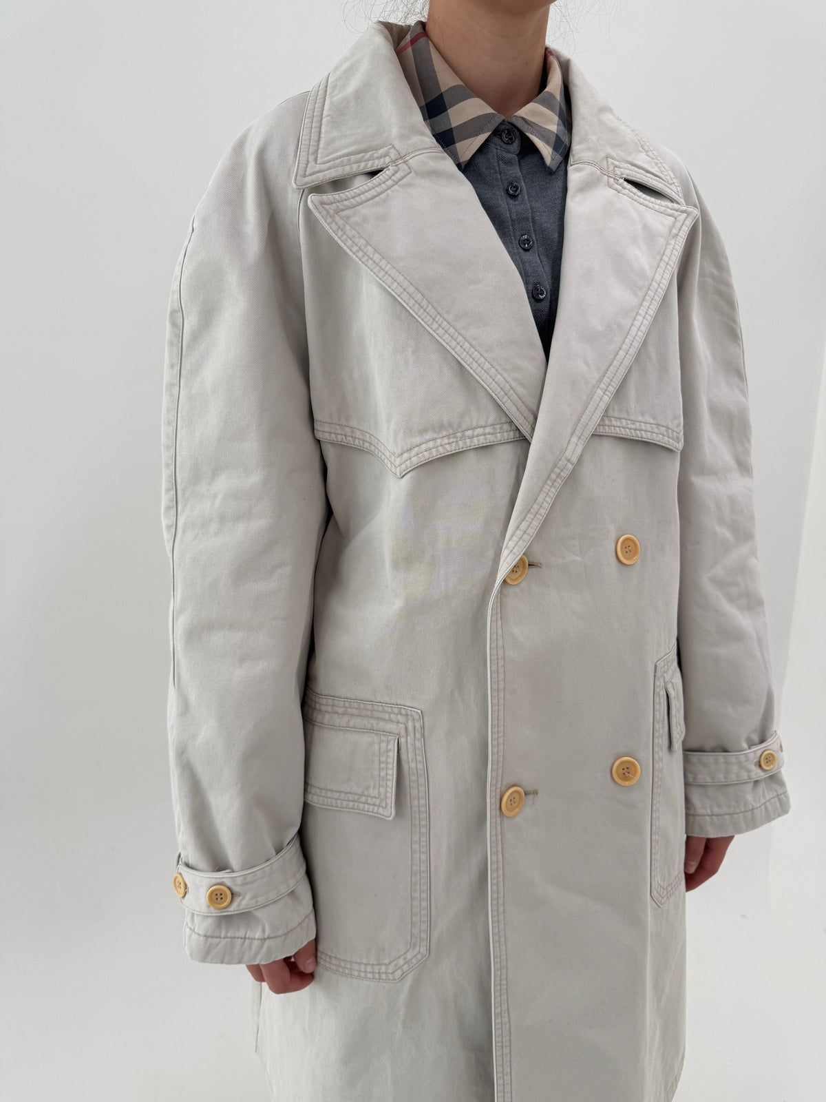 Trench Moschino tall din gabardină cu interior light padded light nude cu închidere dublă