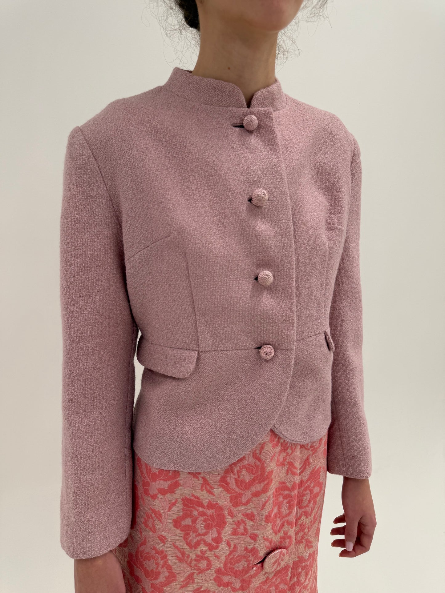 Sacou old vintage anii 80 powder pink din boucle de lana cu nasturi lucrați manual