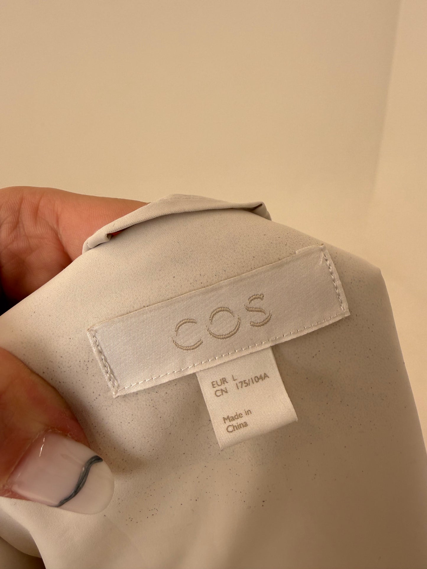 Vestă off white COS de primăvară din matlase subțire