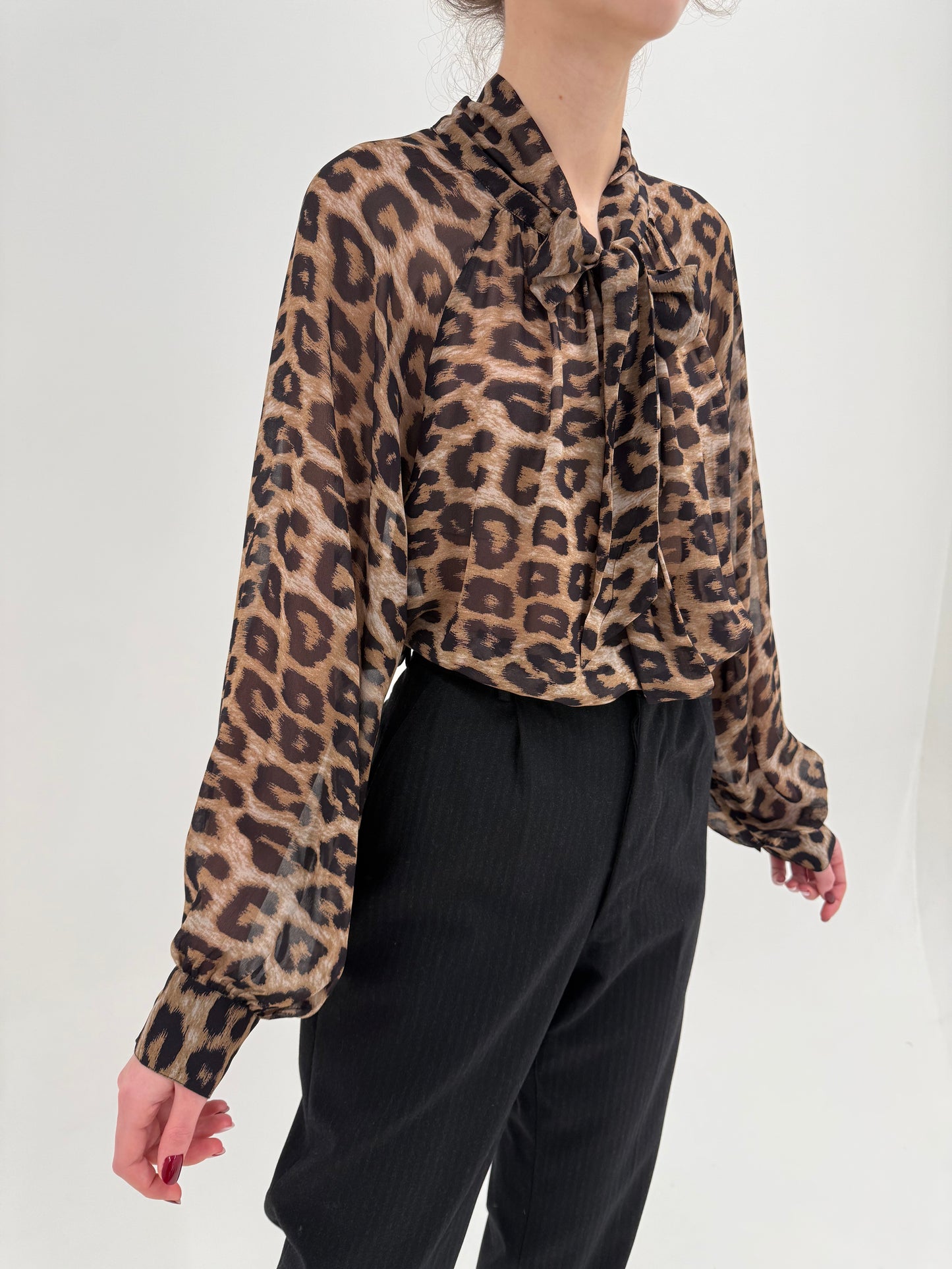 Cămașa animal print din Georgette cu funda