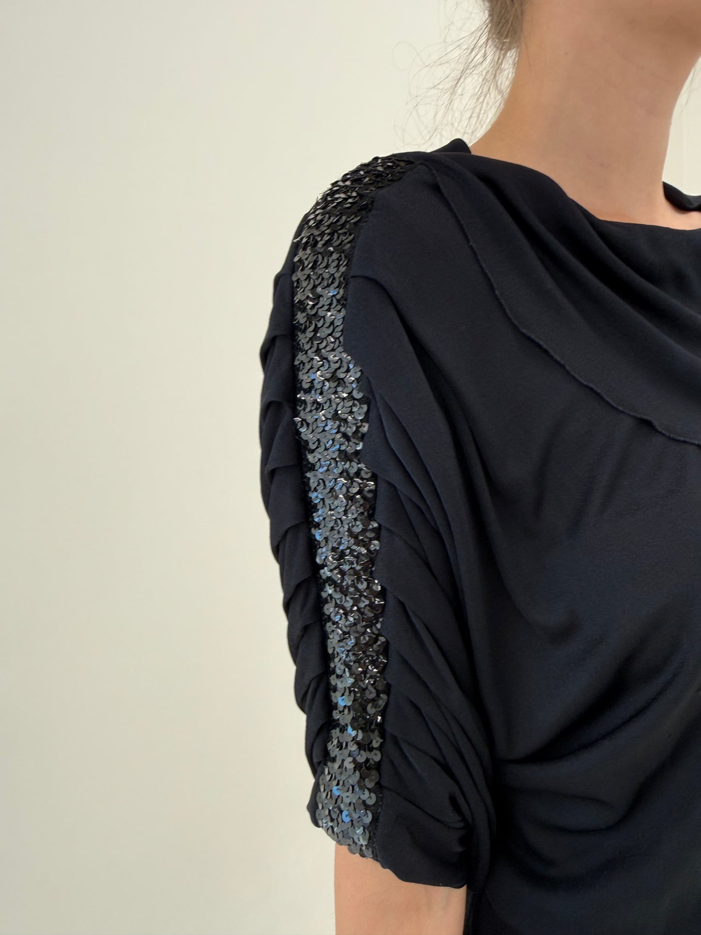 Salopetă vintage neagră de seară cu talie ultra înaltă elastică și bust drapat