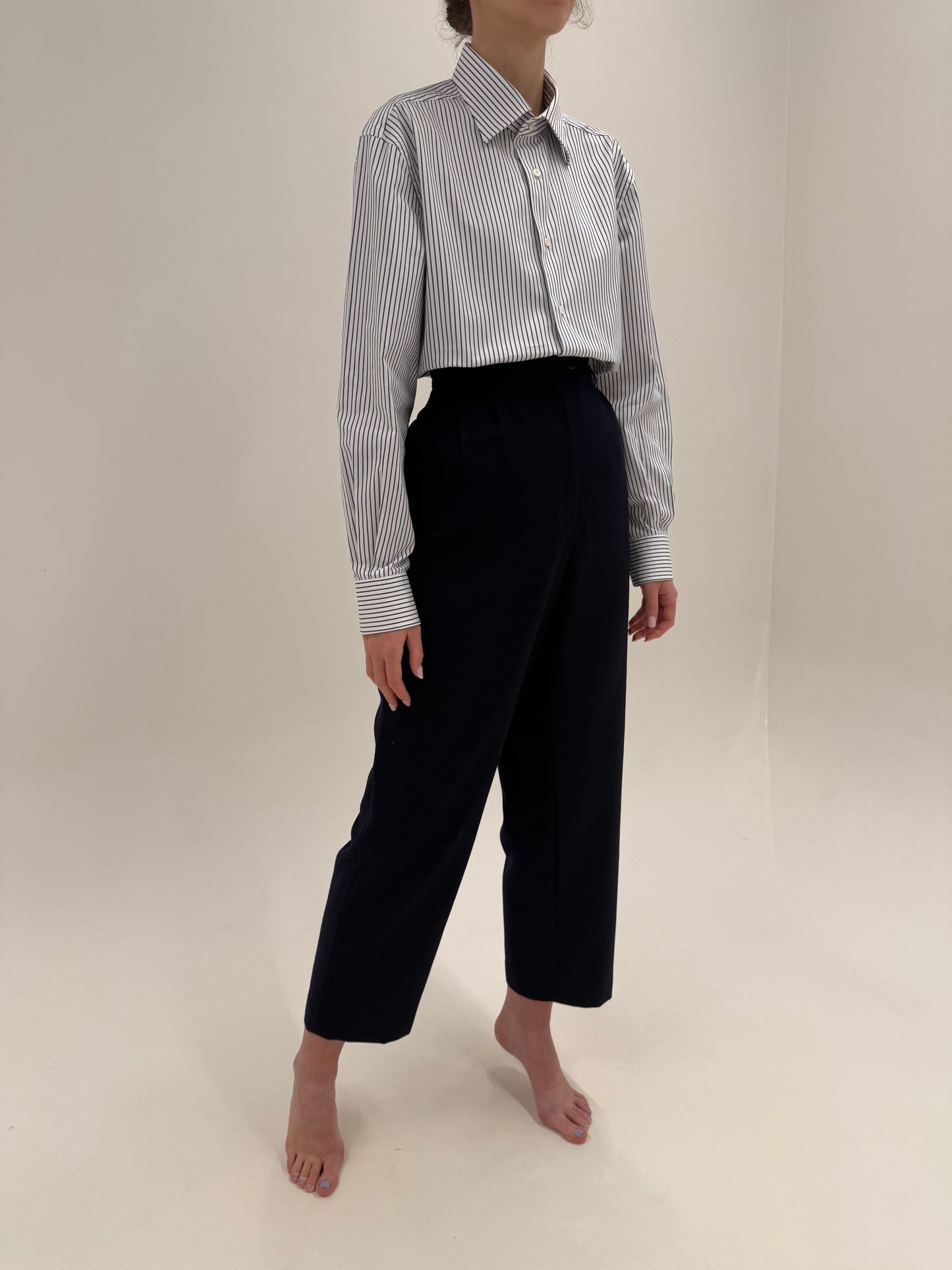 Pantaloni jeans blue cu talie ultra înaltă și pense din lana groasă